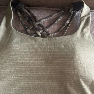 Lululemon tank w/built in bra. Sz. S